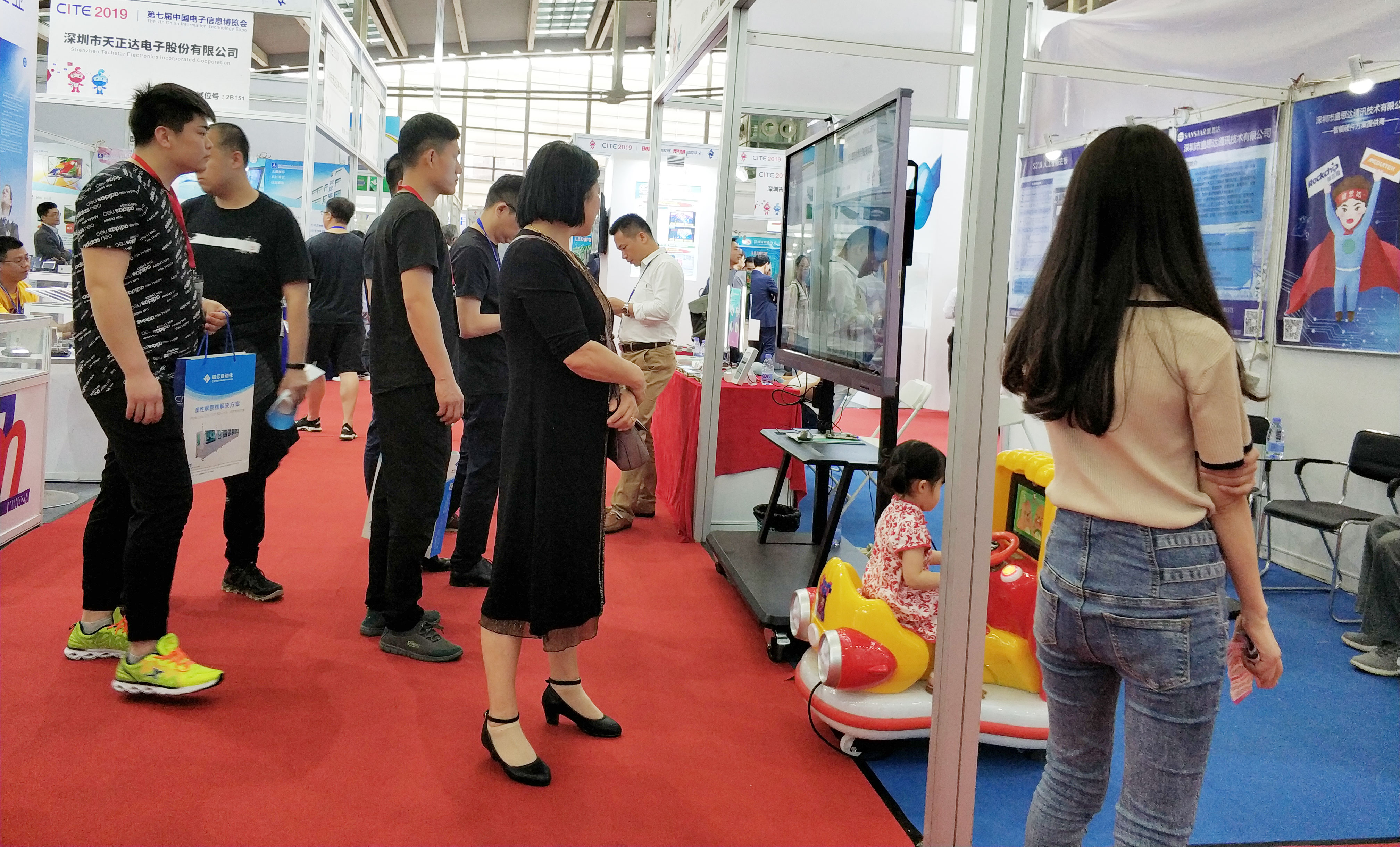 商顯主板，Android主板解決方案，車聯網解決方案，物聯網解決方案，智慧商顯主板，數字標牌主板，多媒體廣告機主板，智能安卓主板解決方案，觸控一體主板，雙屏異顯主板解決方案，，人證核驗終端，人證比對一體機，人證合一驗證終端，人證校驗核驗終端，人證合一身份證檢驗系統，人證通，精準人臉識別一體機，人臉識別指紋校驗終端，人臉識別身份證核驗一體機，人證自動對比刷臉識別終端，，零售行業POS收銀一體機，智慧雙屏觸摸收銀機，桌面POS收銀機，移動POS收銀機，銷售POS收款機，餐飲掃碼收銀一體機，多媒體POS收銀機終端，一體式POS收銀機終端，智能收銀機終端，手持POS收銀機終端